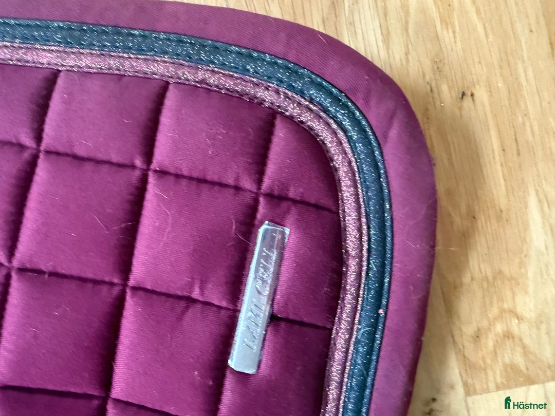 Schabrak & Vojlockar hästutrustning till salu: Lami-cell och e-logga i Strömstad - Annons 3