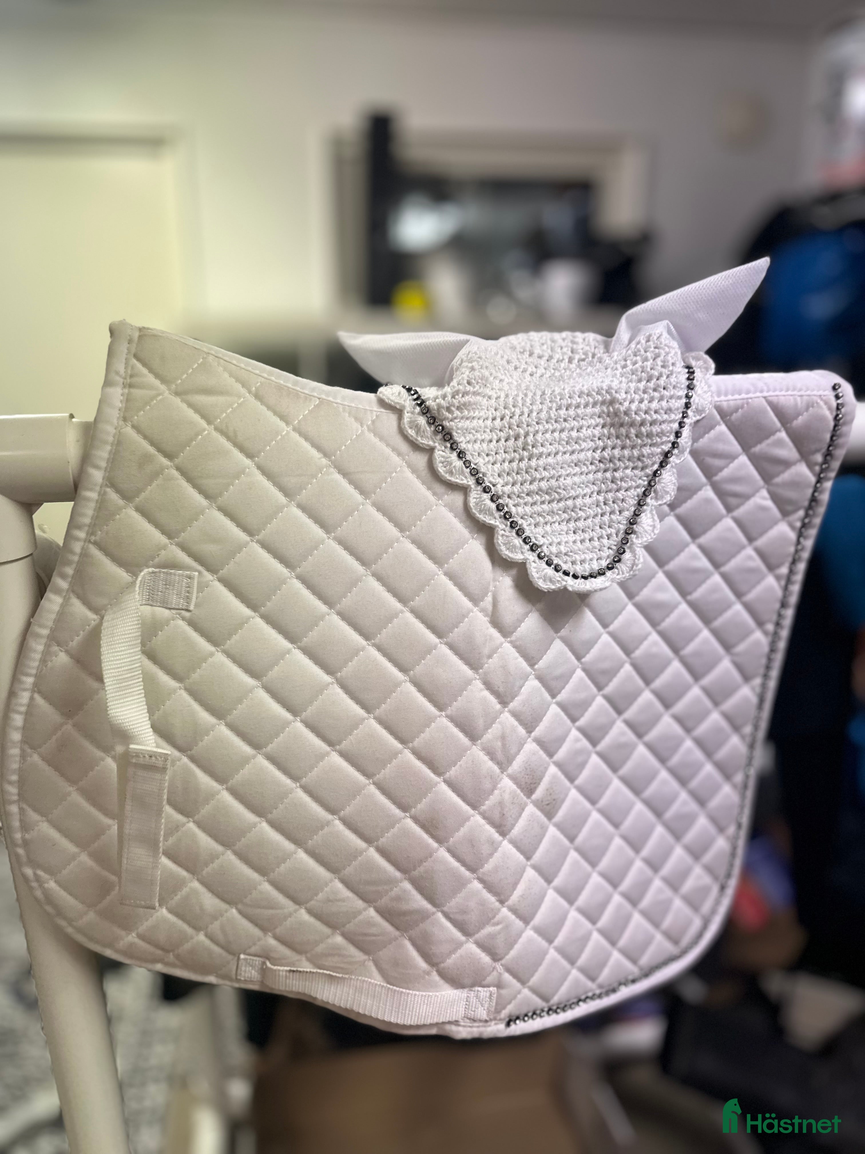 Schabrak &amp; Vojlockar hästutrustning till salu: 4 Schabrak + huvor i Eskilstuna - Annons 5