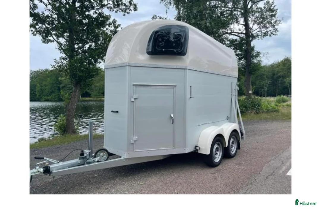Hästtransporter  fordon & transport till salu: Jättefin transport helt i aluminium  i Bjuv - Annons 1