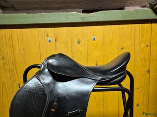 Sadlar hästutrustning till salu: Välvårdad sadel i Lönsboda - Annons 8