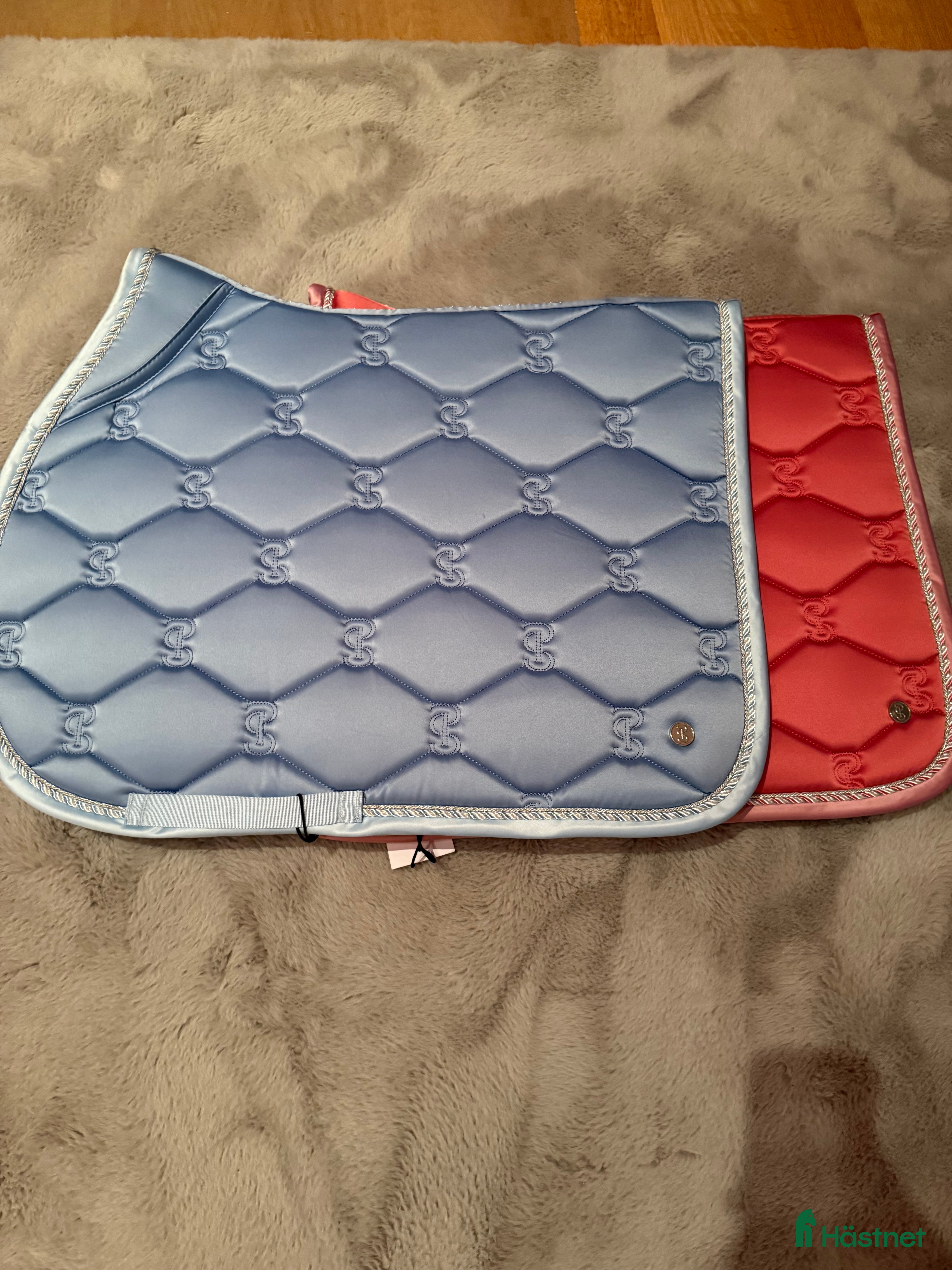 Schabrak & Vojlockar hästutrustning till salu: Helt nya PS of Sweden schabrak i Fjärås - Annons 10