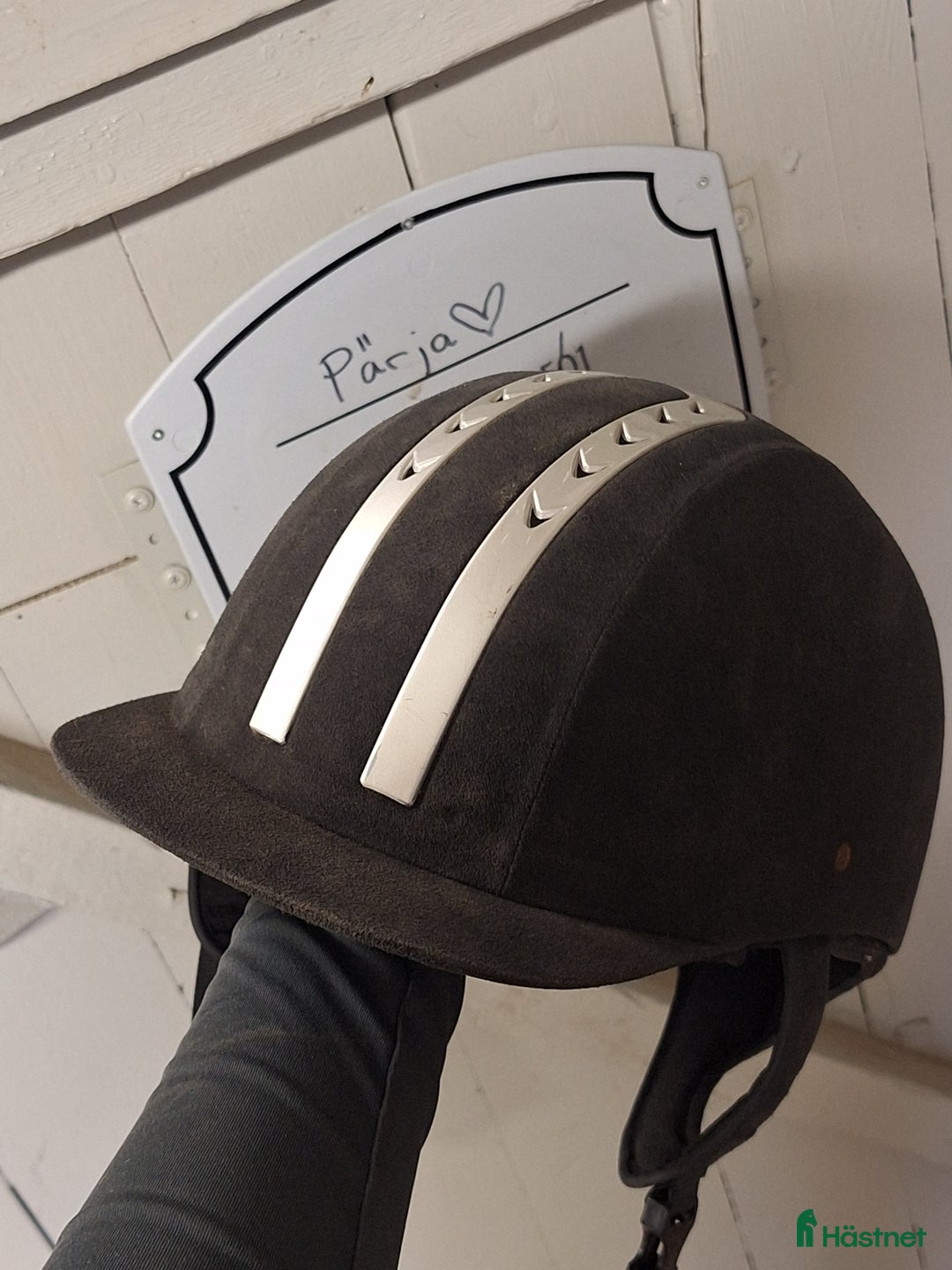 Hjälmar ryttarutrustning till salu: Ridhjälm i Sturkö - Annons 2