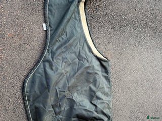 Täcken hästutrustning till salu: Eskadron ländtäcke i Borås - Annons 3