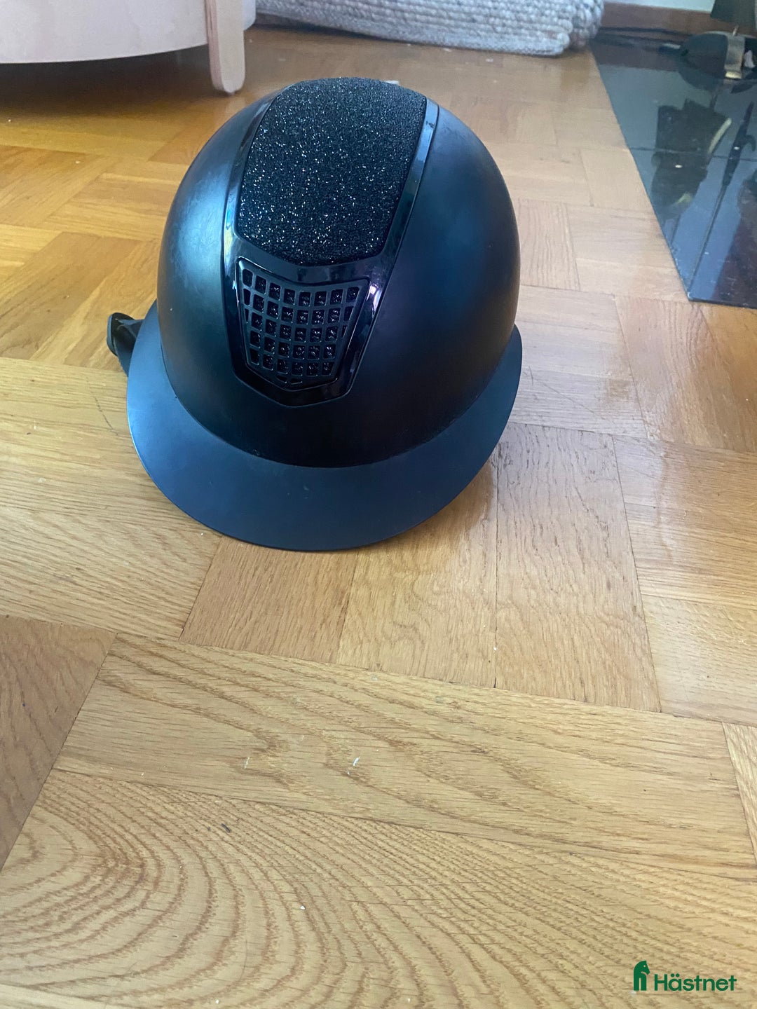 Hjälmar ryttarutrustning till salu: CRW hjälm i Farsta - Annons 1