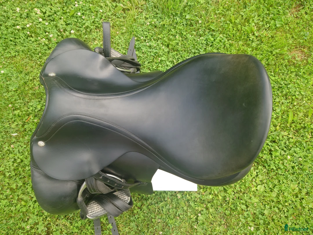 Sadlar hästutrustning till salu: Amerigo Classic 18" +1,5 i Dala-järna - Annons 4