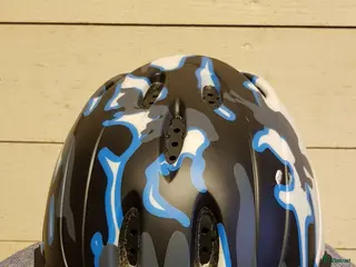 Hjälmar ryttarutrustning till salu: Flerfärgad ridhjälm, S i Nora - Annons 21