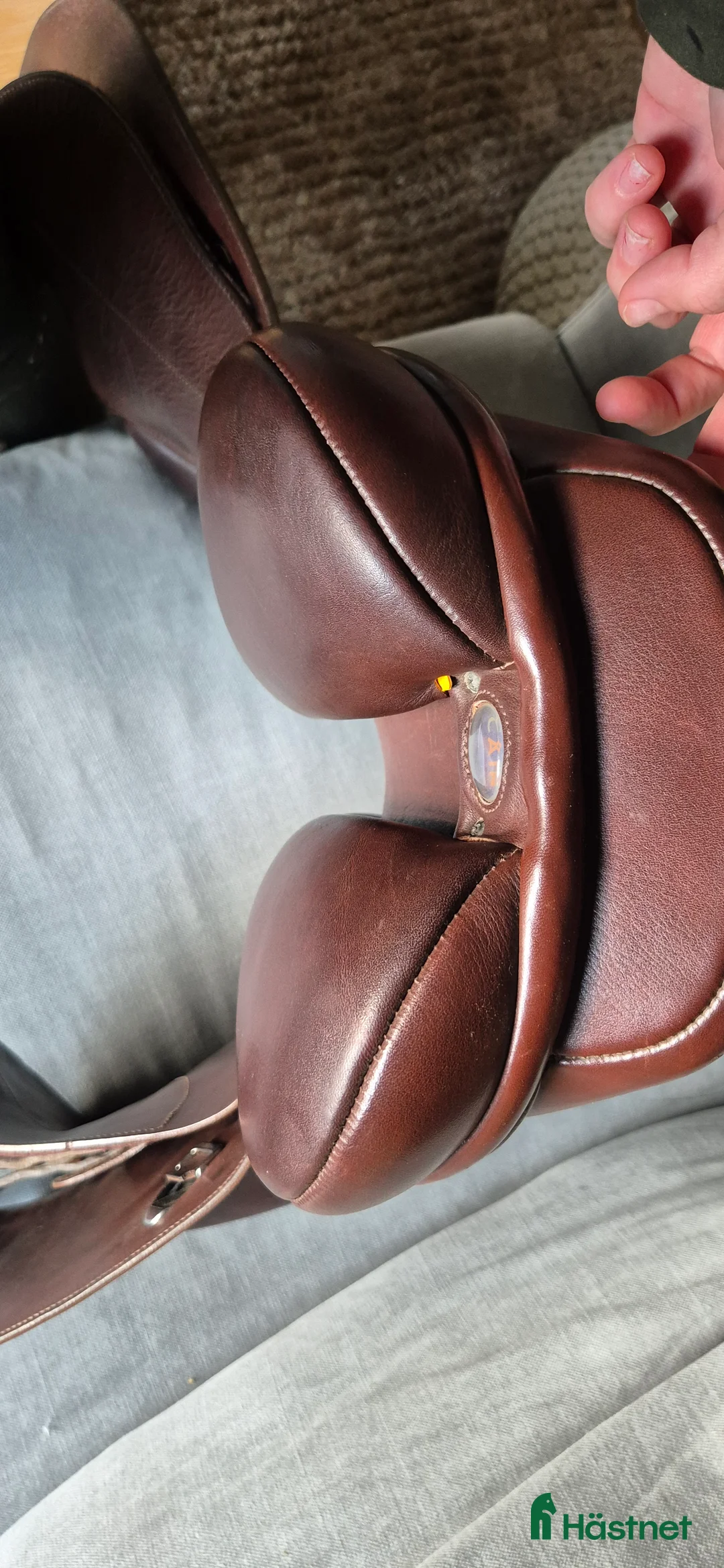 Sadlar hästutrustning till salu: Bates hoppsadel ponny i Värmdö - Annons 6