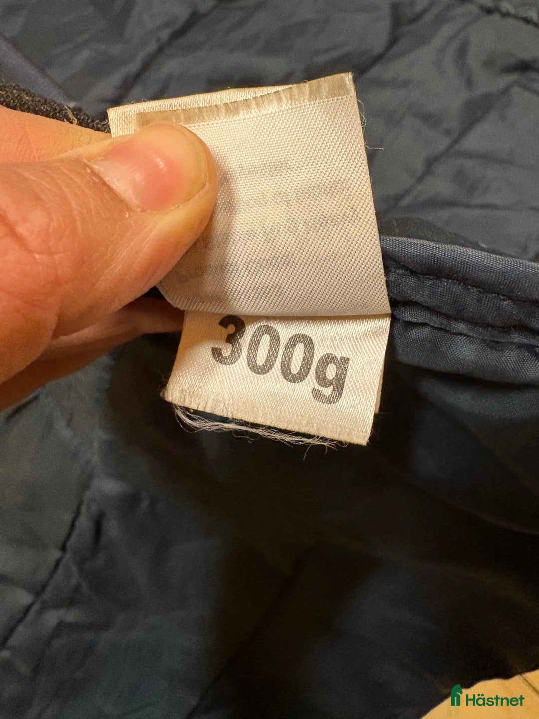 Täcken hästutrustning till salu: Mio stalltäcke stl 145 , 300g  i Tierp - Bild 5