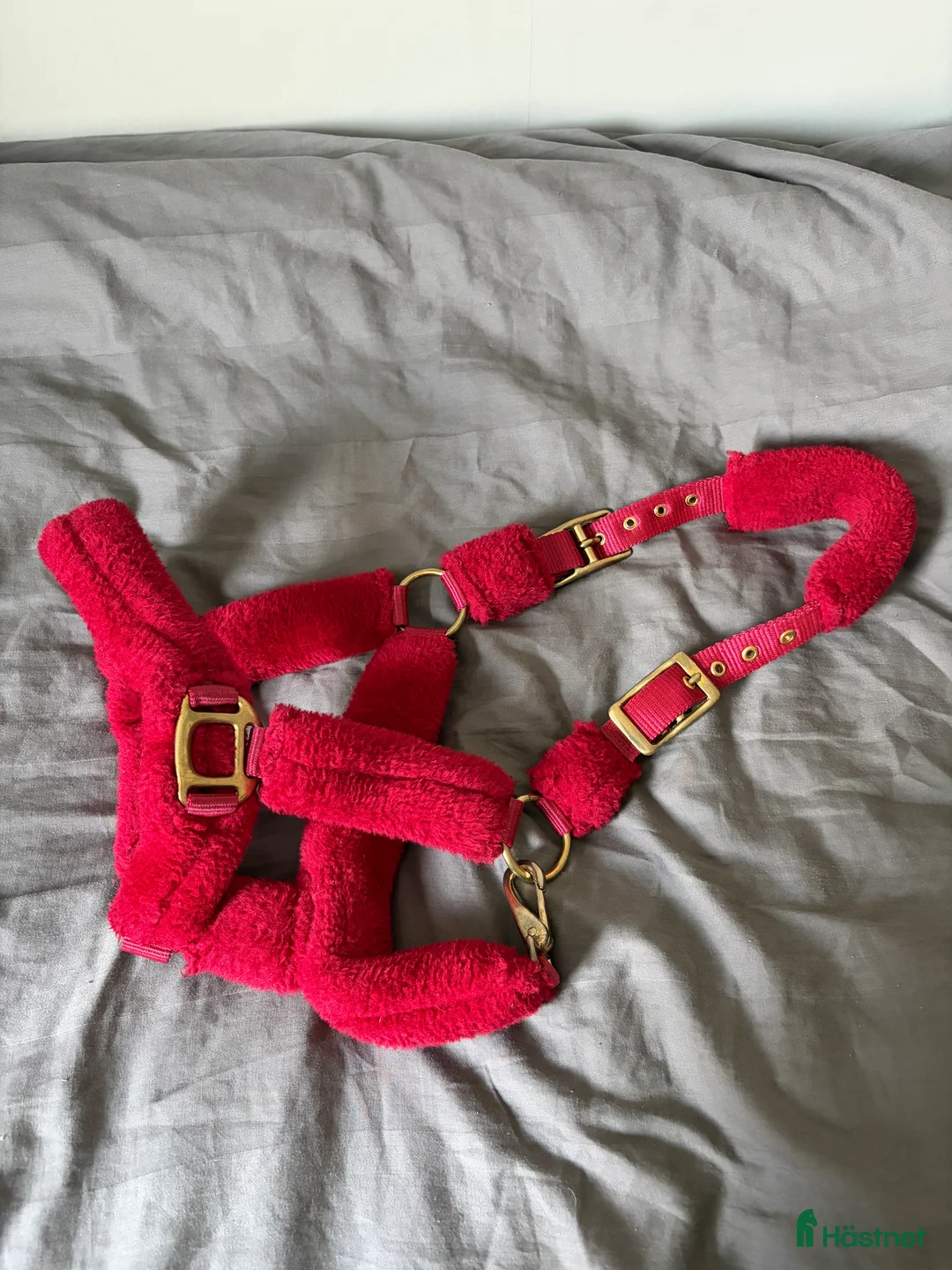 Övrig Hästutrustning hästutrustning till salu: Röd fluffgrimma i Nol - Annons 2