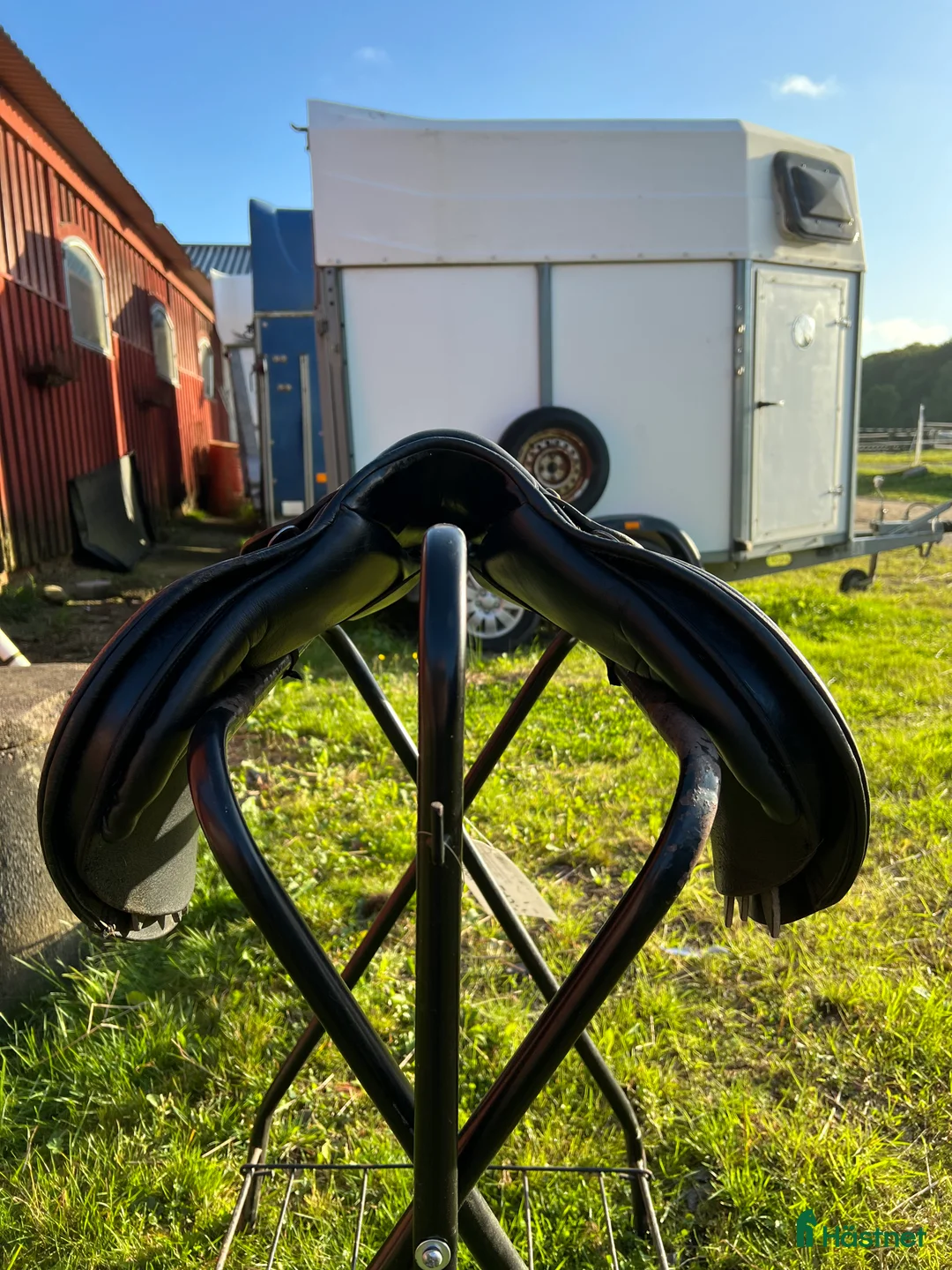 Sadlar hästutrustning till salu: Liten fin sadel i läder 14” i Göteborg - Annons 5