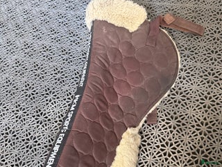 Sadeltillbehör hästutrustning till salu: Fin fårskinnspadd i Stora Skedvi - Annons 23