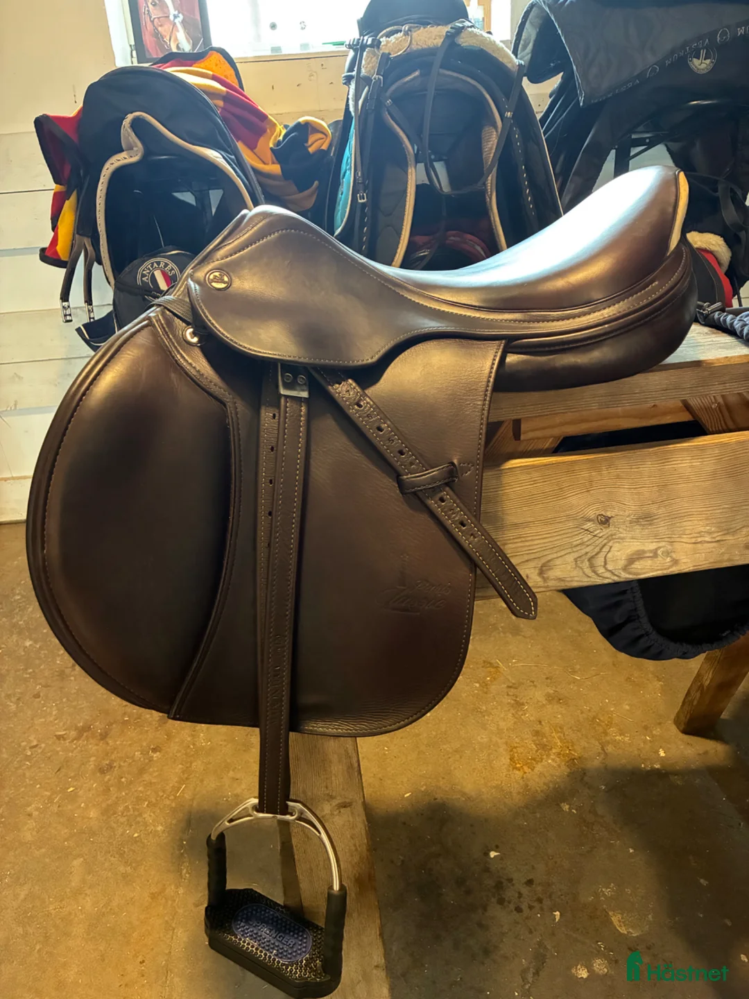 Sadlar hästutrustning till salu: Välskött prestige paris classic - Annons 1