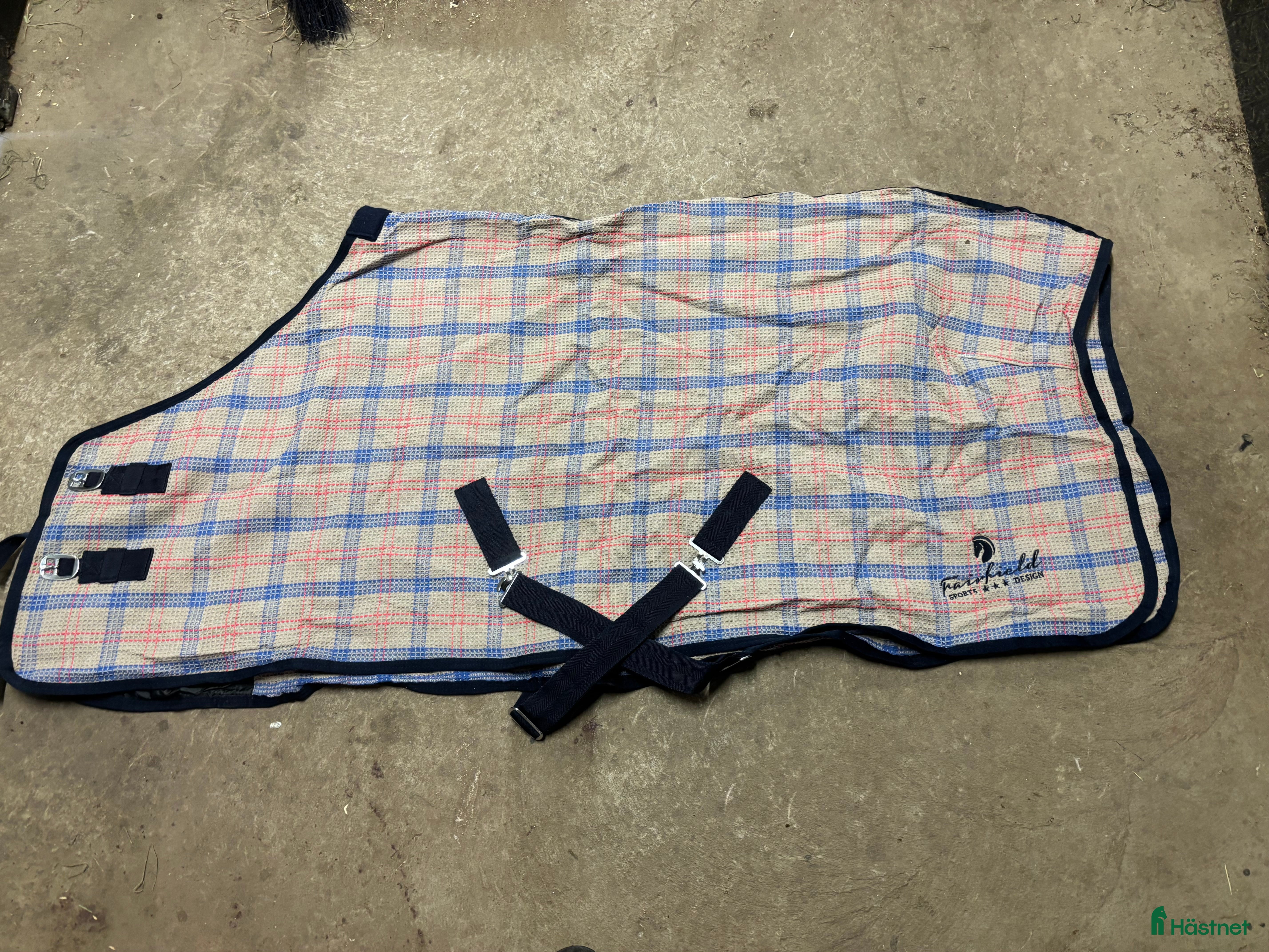 Täcken hästutrustning till salu: Svettäcke  i Vinninga - Annons 14