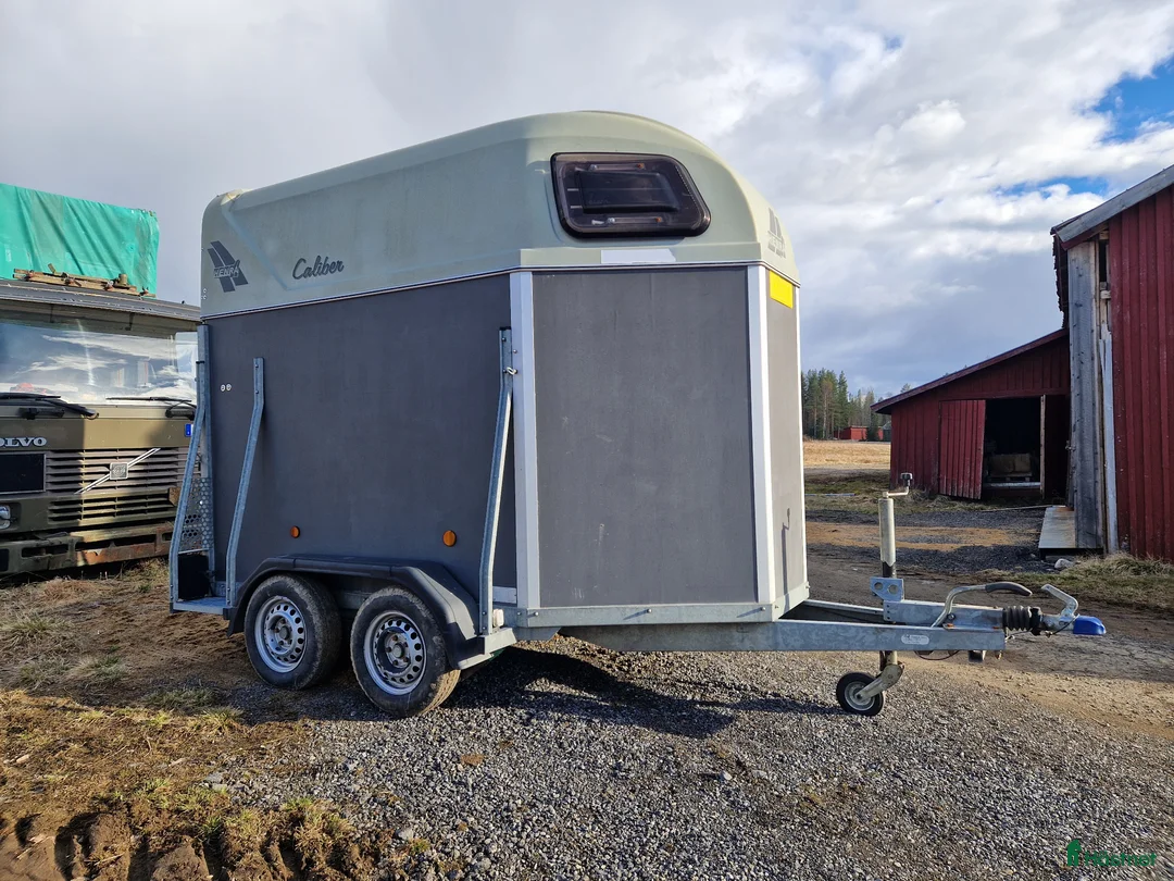 Hästtransporter  fordon & transport till salu: Henra transport, hög lastvikt - Annons 2