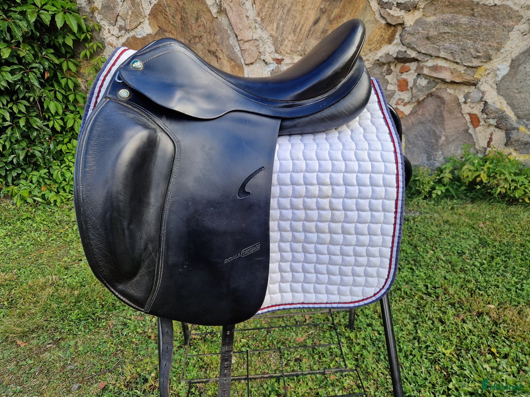 Sadlar hästutrustning till salu: Prestige Roma dressyrsadel i Immeln - Annons 1