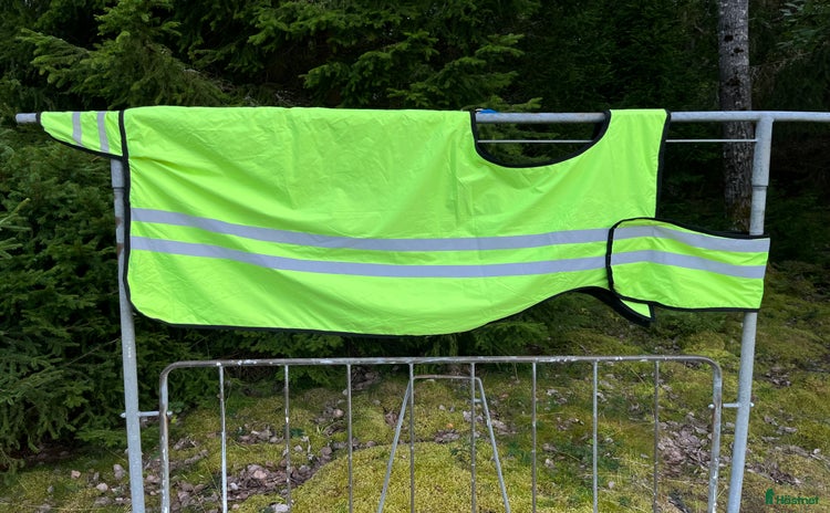 Täcken hästutrustning till salu i Rimbo - Annons 19