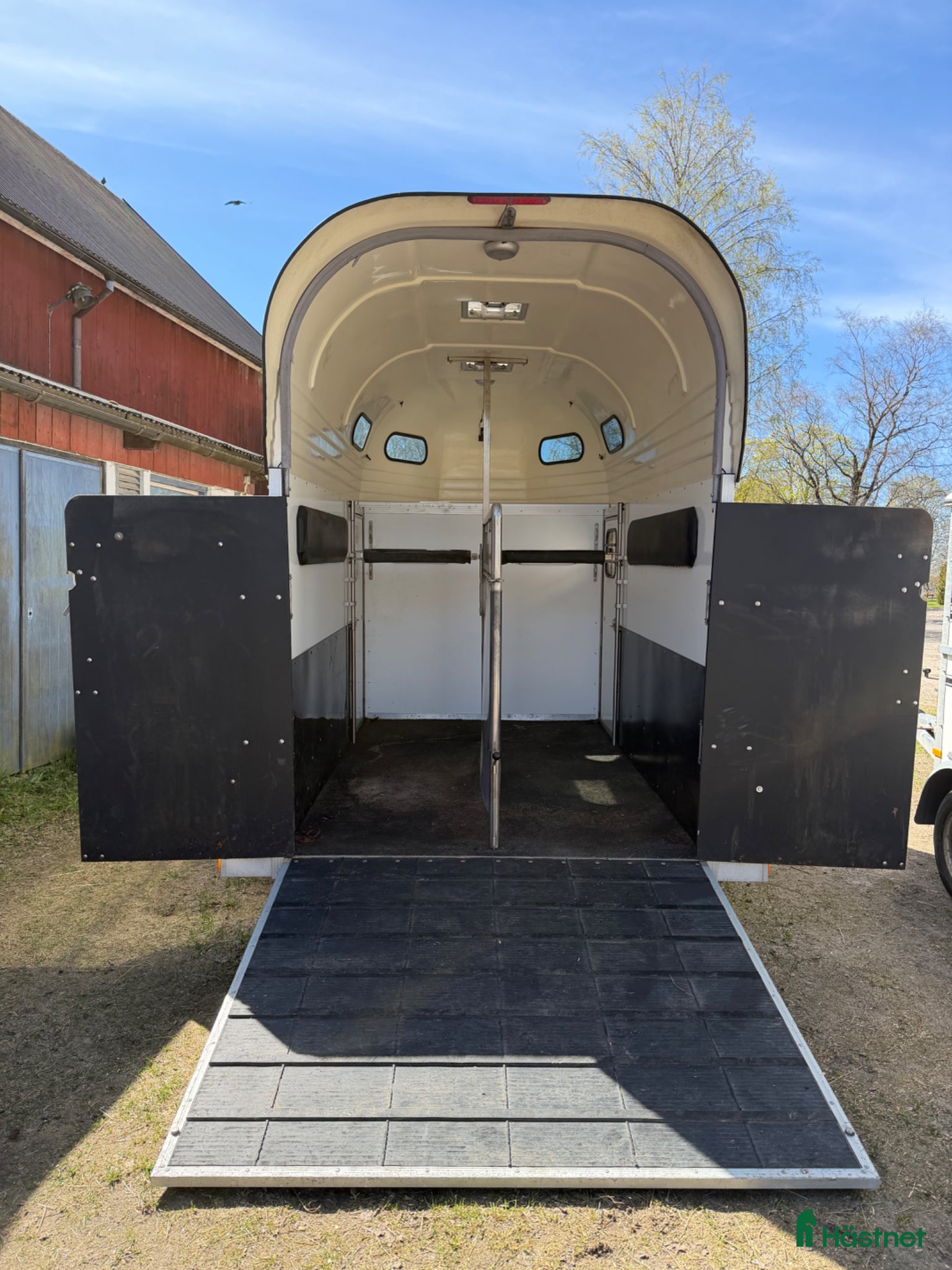 Hästtransporter  fordon & transport till salu: Väldigt fin och välvårdad trailer  - Annons 2