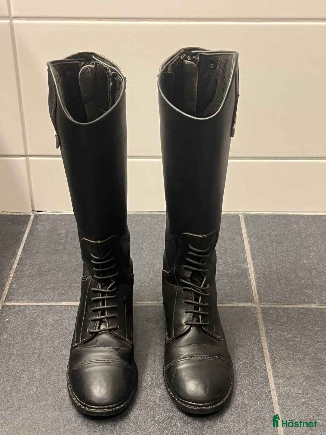 Ridstövlar ryttarutrustning till salu: Ridstövlar i stl 31 mycket fint skick i Sundborn - Annons 2