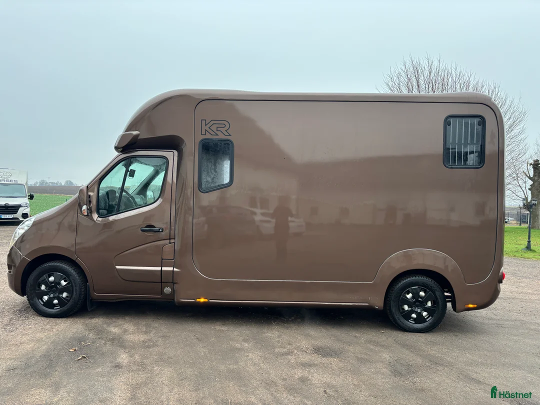 Hästlastbilar  fordon & transport till salu: Renault Master Krismar hästbil  i Laholm - Annons 7