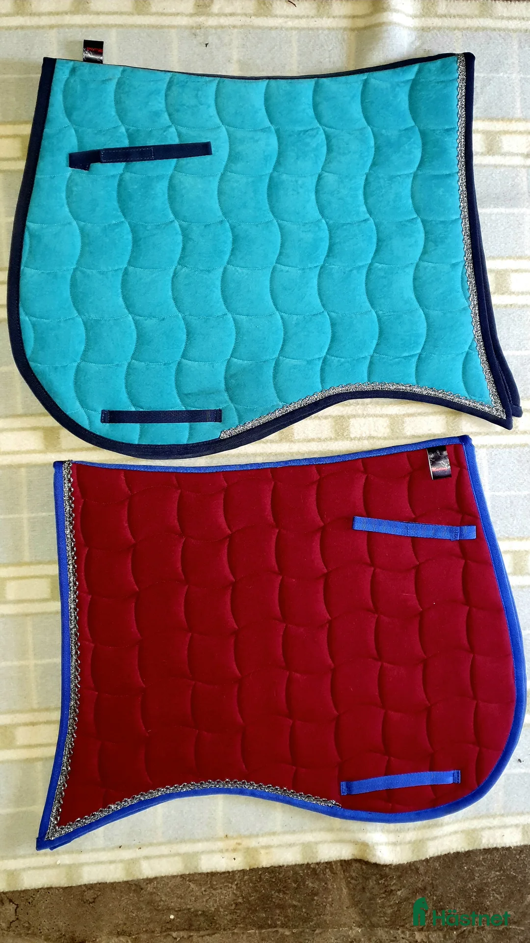 Schabrak & Vojlockar hästutrustning till salu: Superläckra schabrak i Skövde - Annons 1