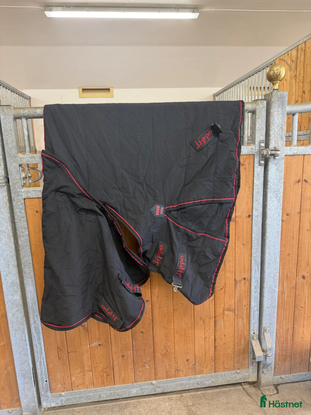 Täcken hästutrustning till salu: Fina täcken C- & D-ponny i Stallarholmen - Annons 2