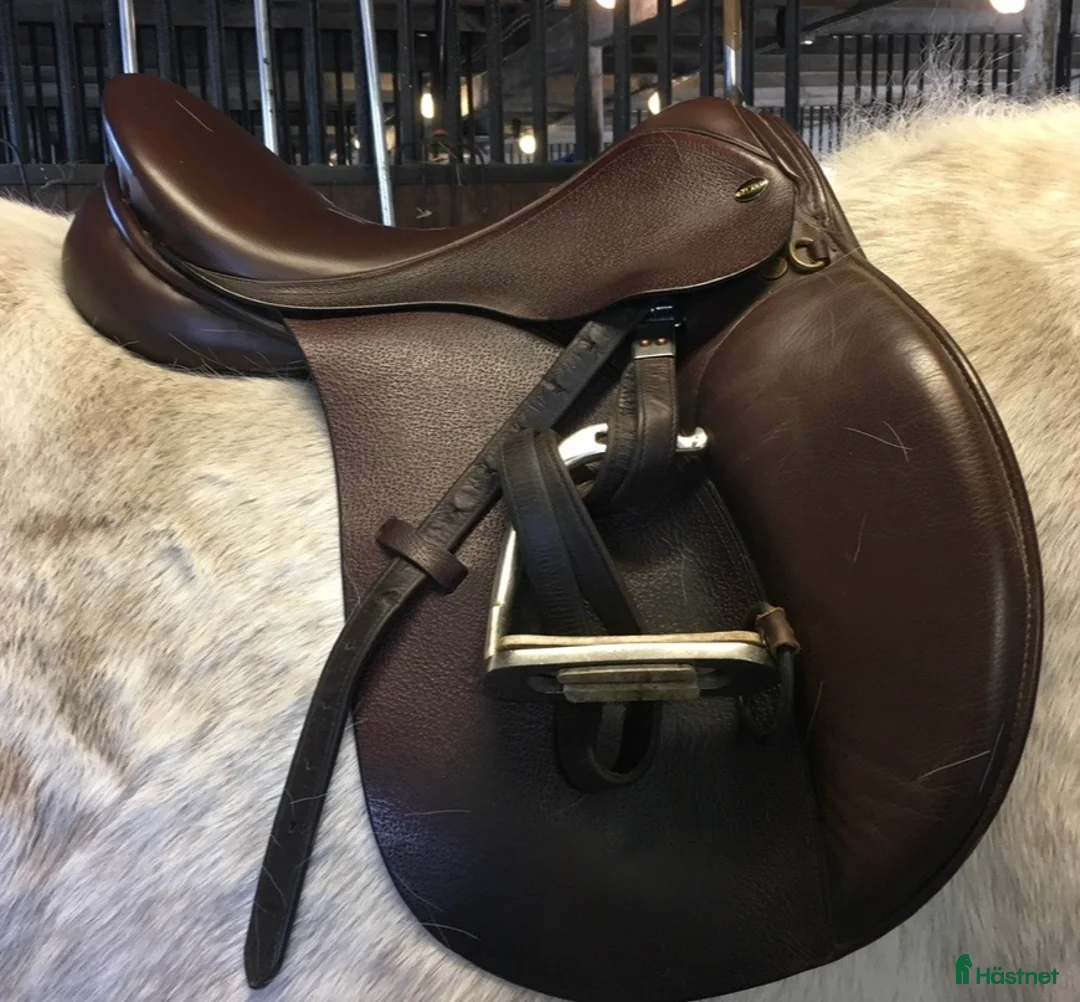 Sadlar hästutrustning till salu: Välvårdad allroundsadel i Kristianstad - Annons 2