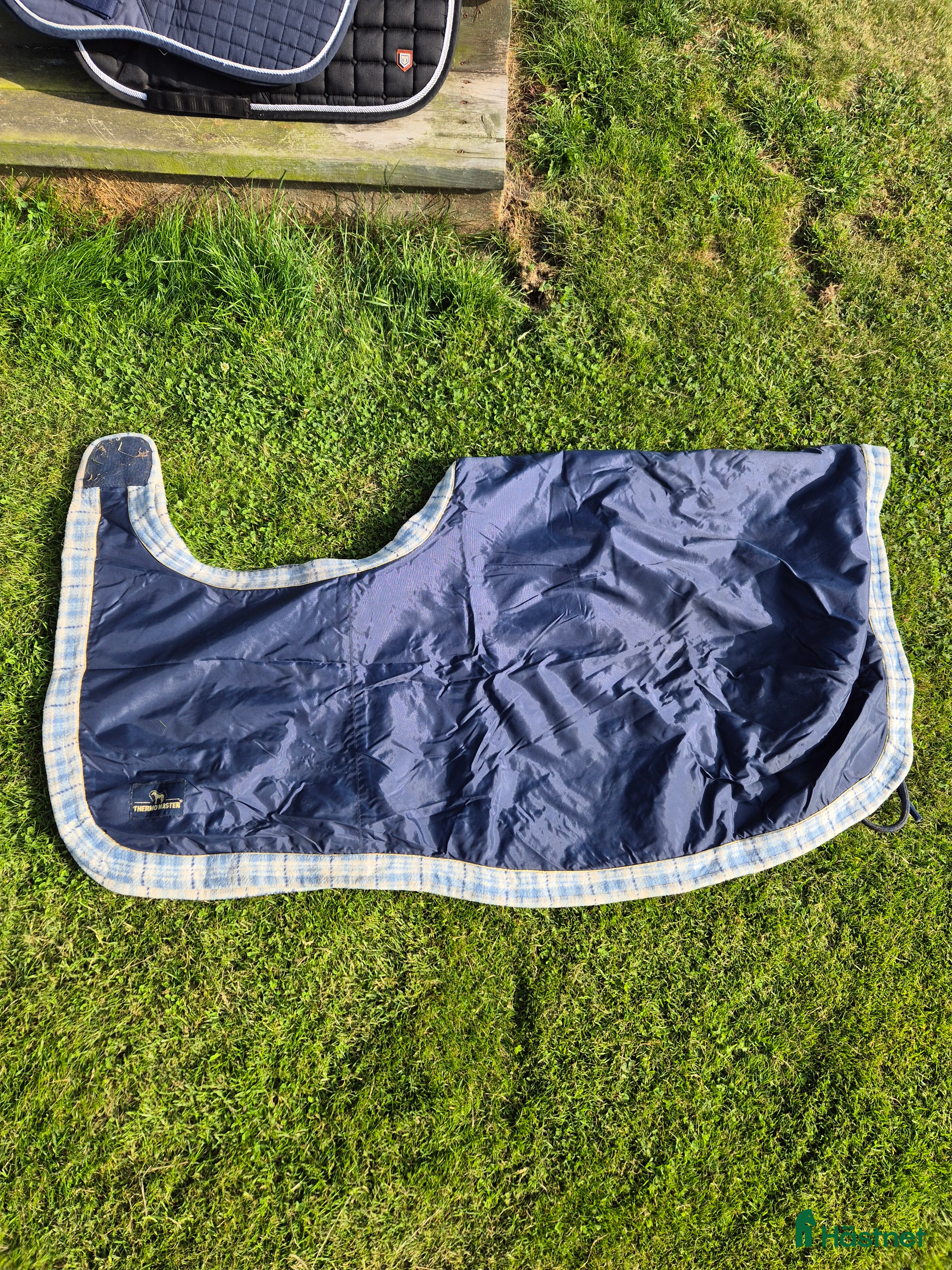 Täcken hästutrustning till salu: Fint ländetäcke i Dingle - Annons 11