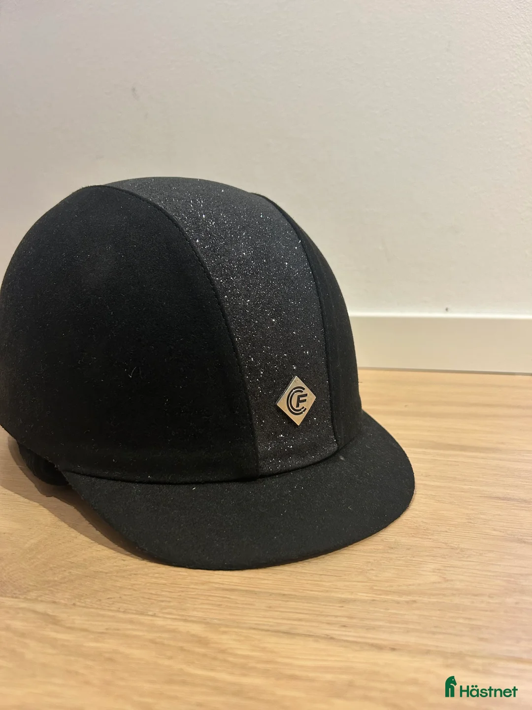 Hjälmar ryttarutrustning till salu: Ridhjälm storlek 57 Kylin i Åsa - Annons 1