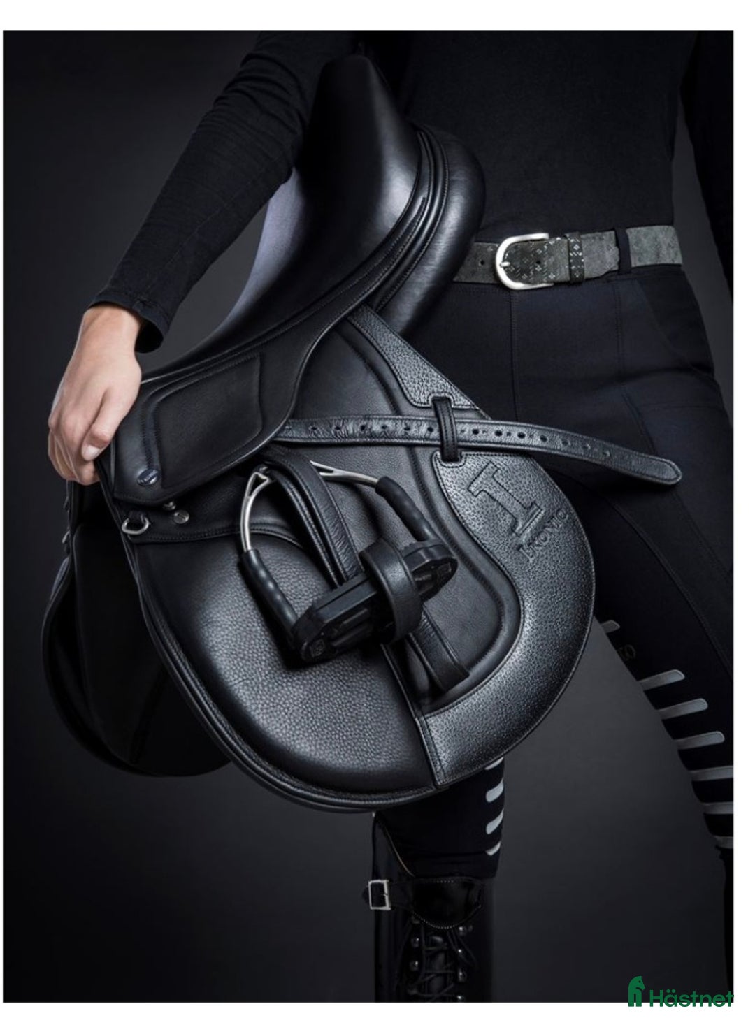 Sadlar hästutrustning till salu: Ny hopp sadel Iconic  i Ilsbo - Annons 1