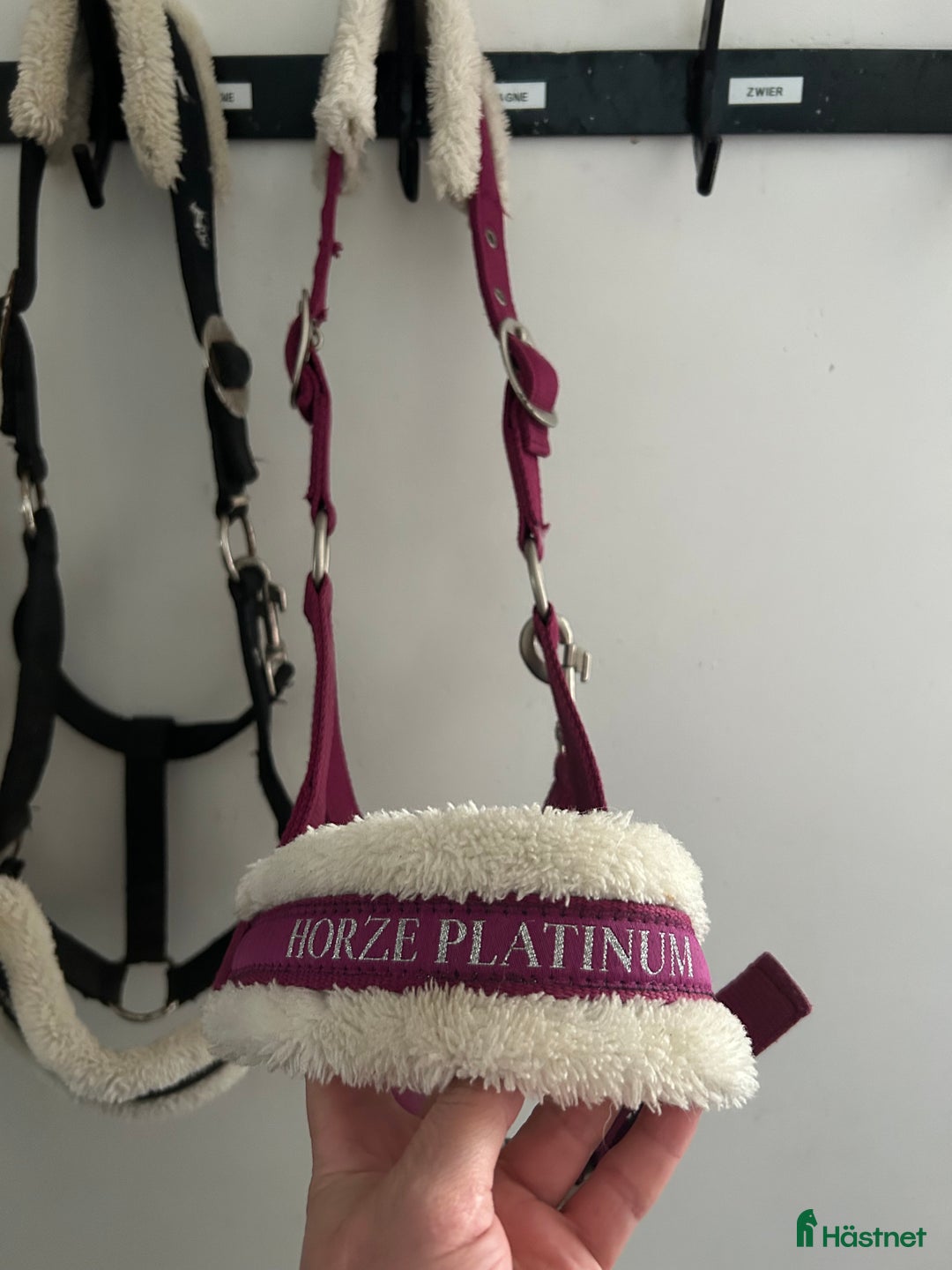 Övrig Hästutrustning hästutrustning till salu: 4 fluff grimmor stl. Cob i Vellinge - Annons 2