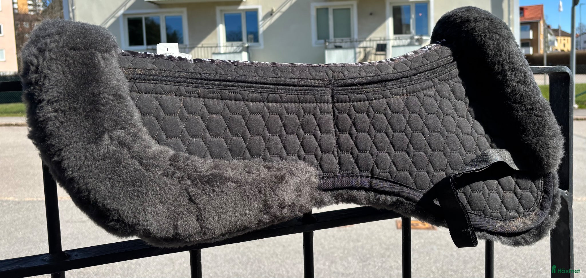 Sadeltillbehör hästutrustning Mattes korrektionspadd fårskinn  - Annons 1