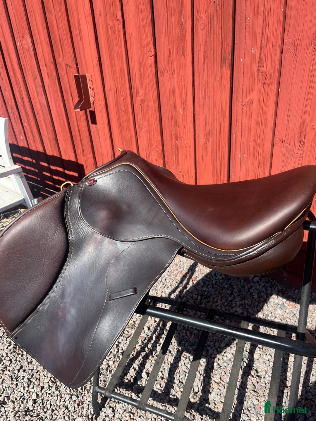 Sadlar hästutrustning till salu: Fin Lippo Fazzino hoppsadel 17” i Växjö - Annons 1