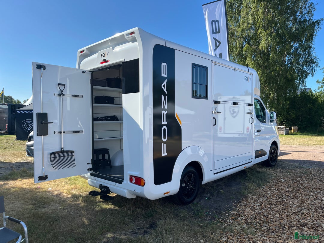 Hästlastbilar  fordon & transport till salu: ForzabEQV5 stuteri Nu bjuder vi på skatten i 36mån i Klippan - Annons 10