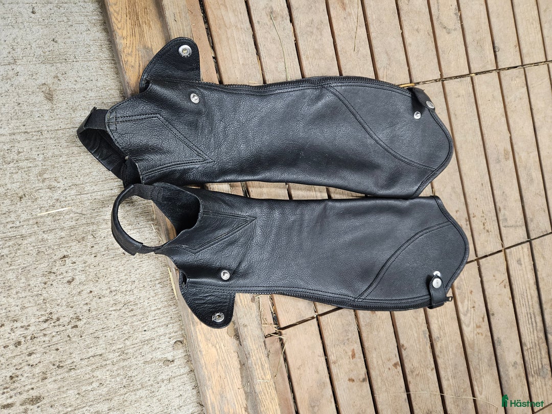 Övrig Ryttarutrustning ryttarutrustning till salu: Shortchaps CRW Nevada i Helsingborg - Annons 1