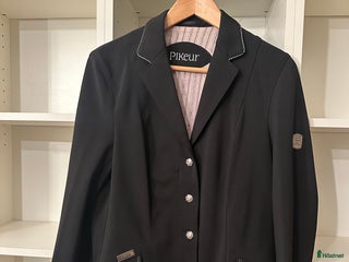 Jackor & Kavajer ryttarutrustning till salu: Tävlingskavaj från Pikeur i Göteborg - Annons 2