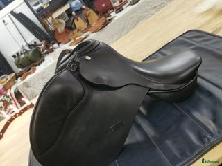 Sadlar hästutrustning till salu: Globus Esperanza 16,5 i Vännäs - Annons 9