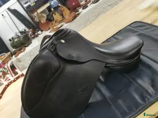 Sadlar hästutrustning till salu: Globus Esperanza 16,5 i Vännäs - Annons 1