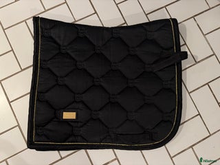 Schabrak & Vojlockar hästutrustning till salu: Equestrian Stockholm svart dressyrschabrak i Bromma - Annons 4