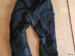 Ridbyxor ryttarutrustning till salu: Ridbyxor fodrade i Mölndal - Annons 10