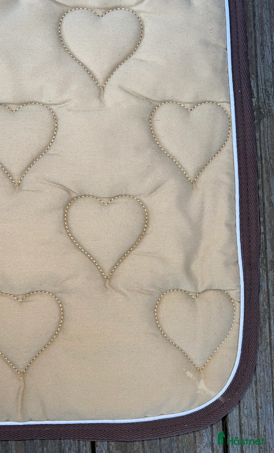 Schabrak & Vojlockar hästutrustning till salu: Pfiff schabrak med hjärtan i Vallentuna - Annons 2