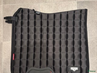 Schabrak & Vojlockar hästutrustning till salu: Le Mieux Loire dressyr schabrak i Märsta - Annons 14