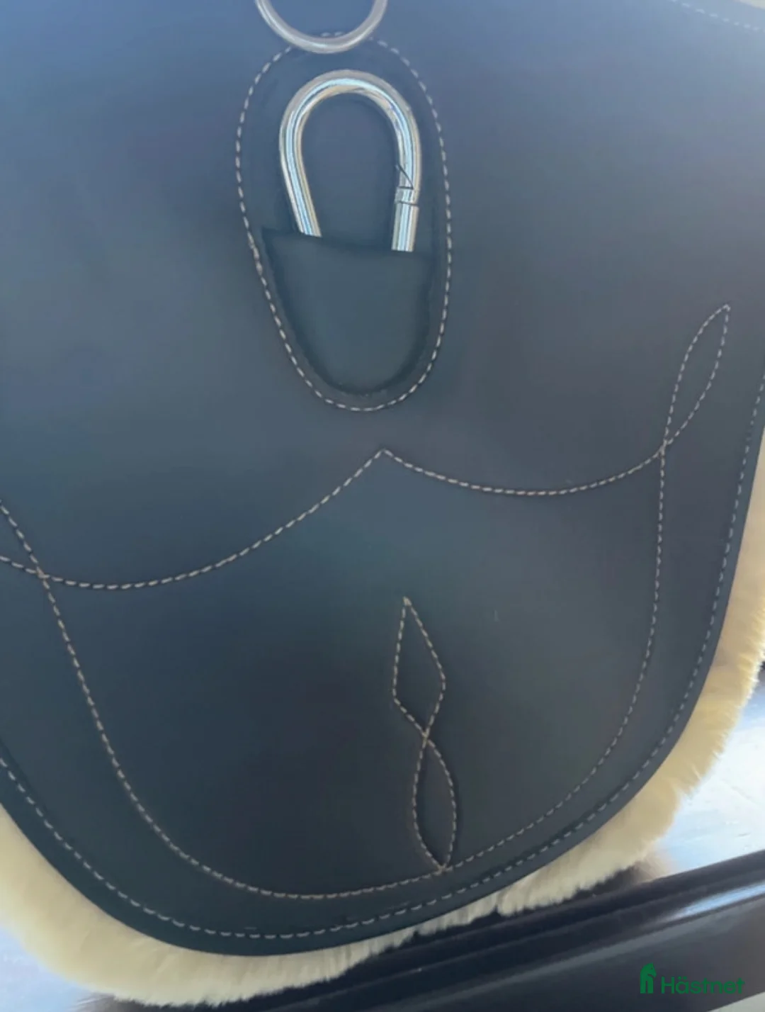 Sadeltillbehör hästutrustning till salu: Lippo hopp sadel gjord - Annons 2