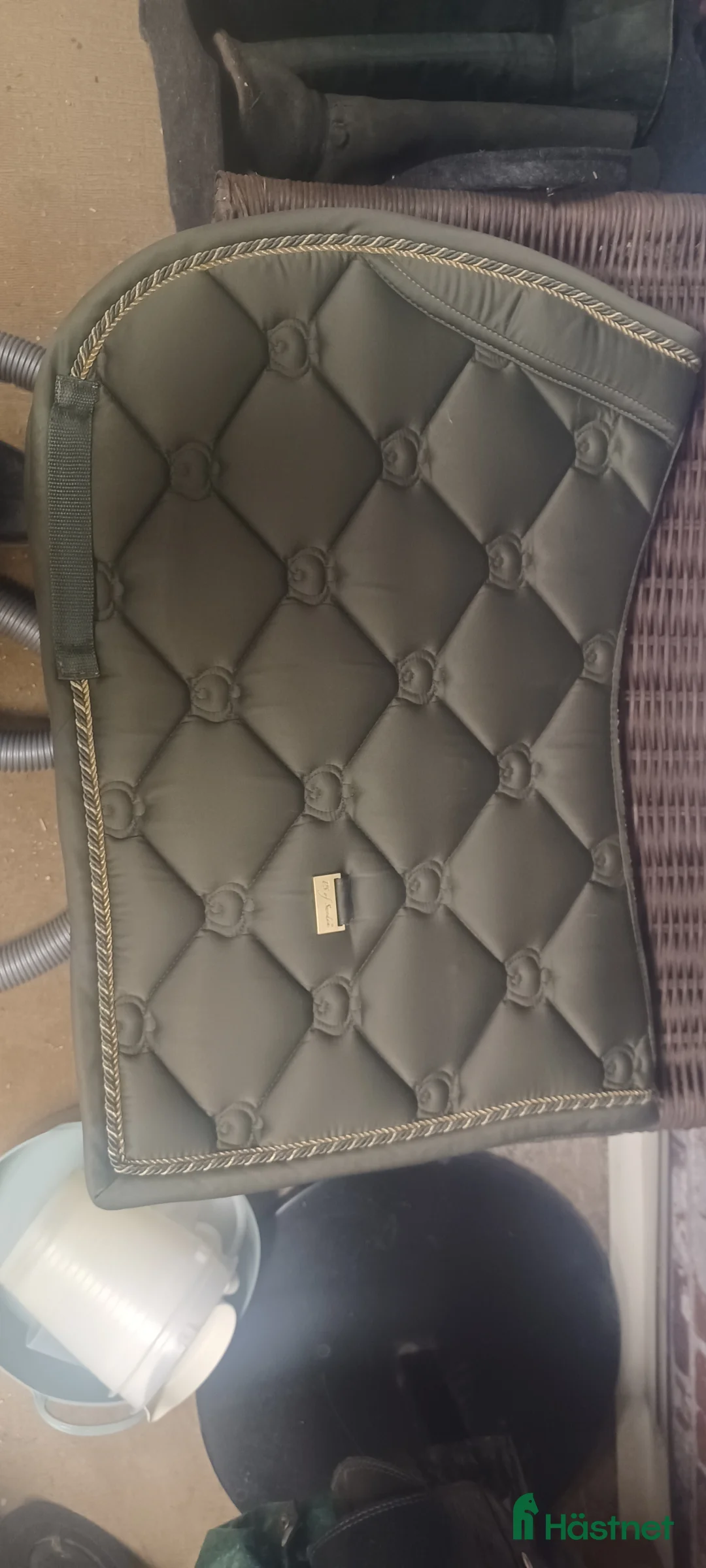 Schabrak & Vojlockar hästutrustning till salu: PS Schabrak i Skultuna - Annons 1