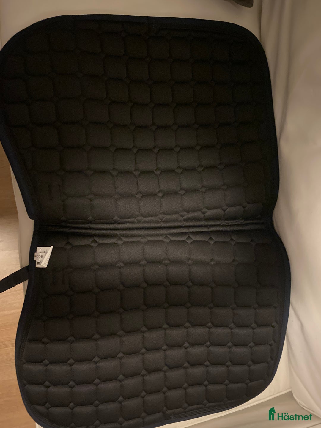 Schabrak & Vojlockar hästutrustning till salu: Oanvänt fairfield schabrak i Nol - Annons 3