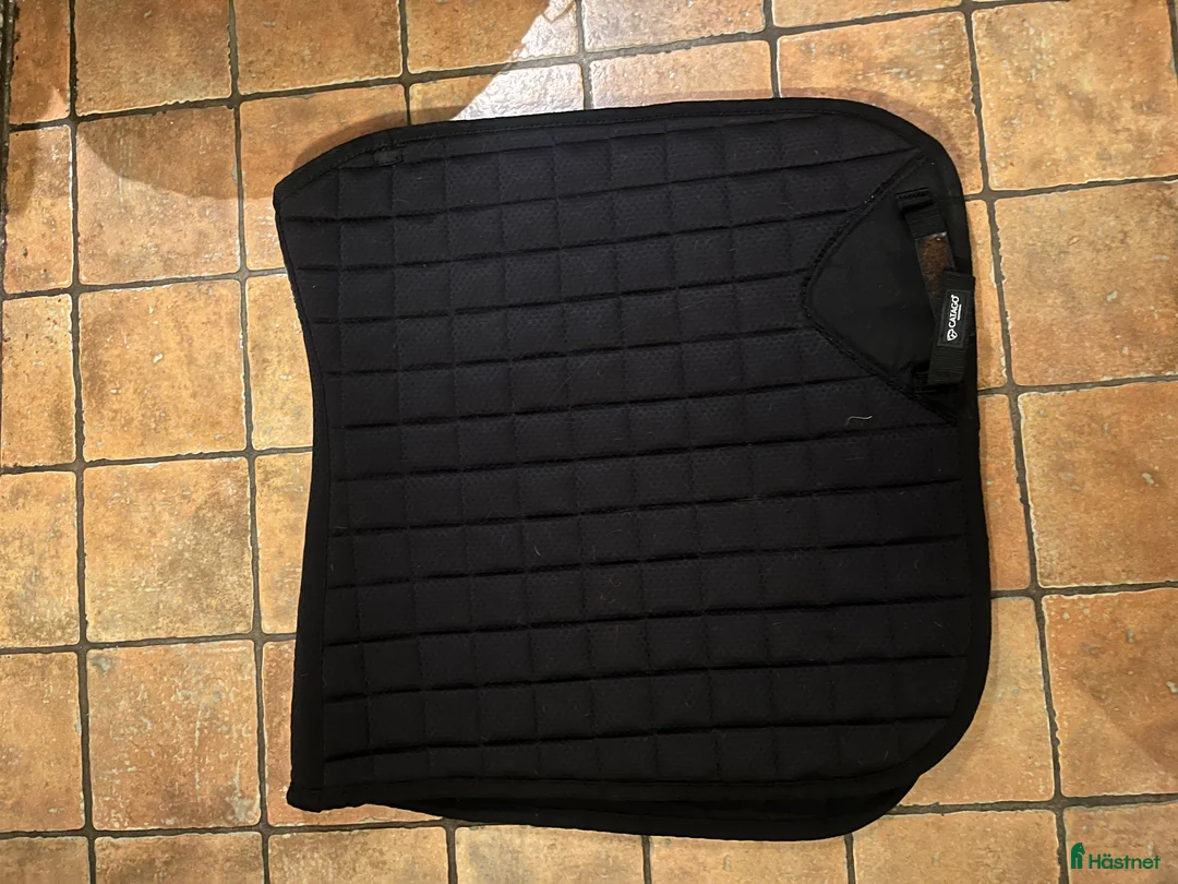 Schabrak & Vojlockar hästutrustning till salu: 4 schabrak 500 kr  i Vallentuna - Annons 4