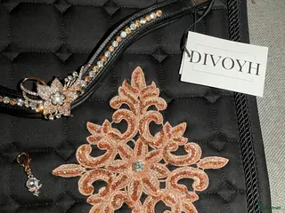 Schabrak & Vojlockar hästutrustning Fint schabrak och pannband - Annons 1