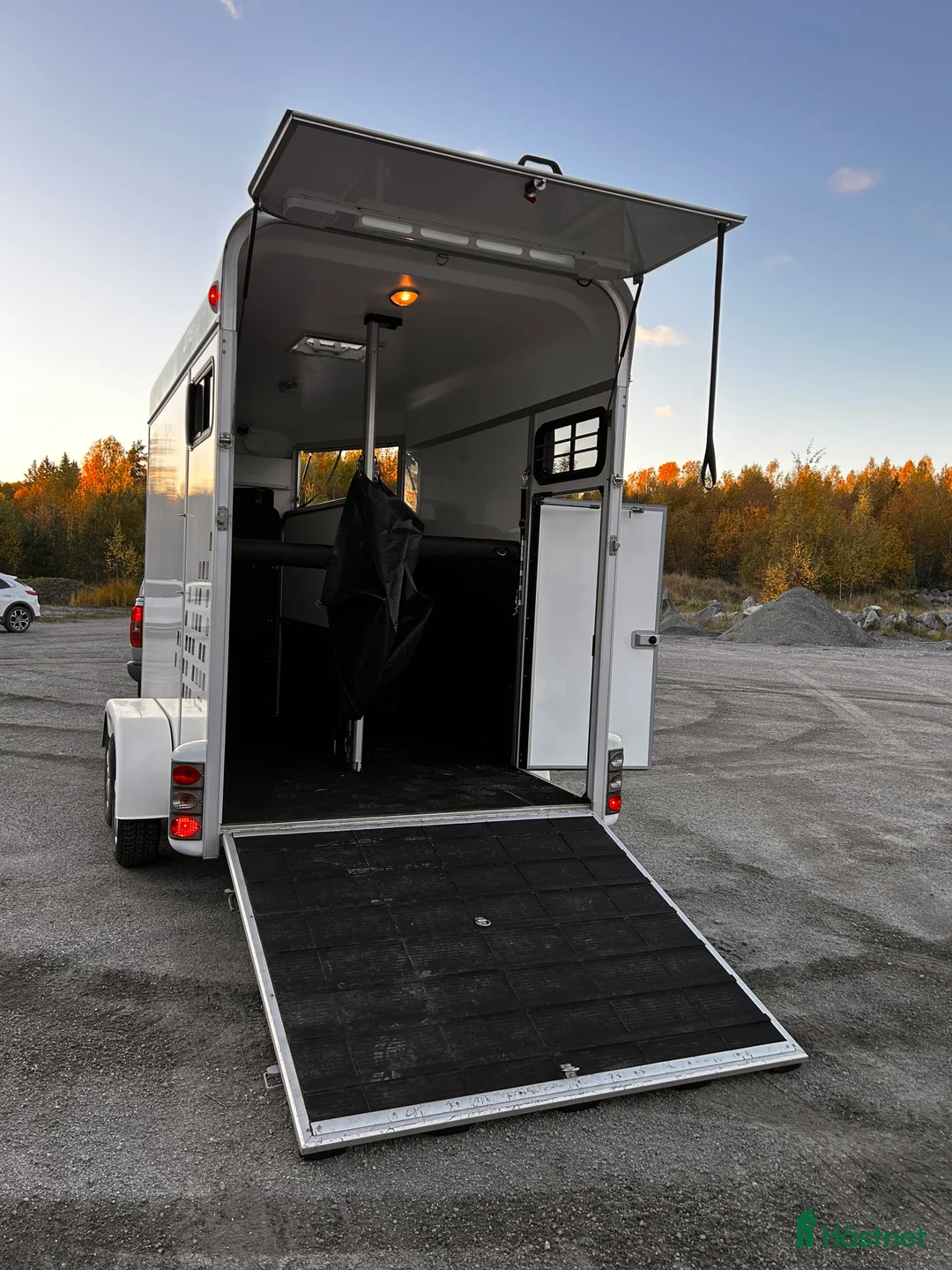 Hästtransporter  fordon & transport till salu: Umesläp B50 - extra tillbehör i Enköping - Annons 4