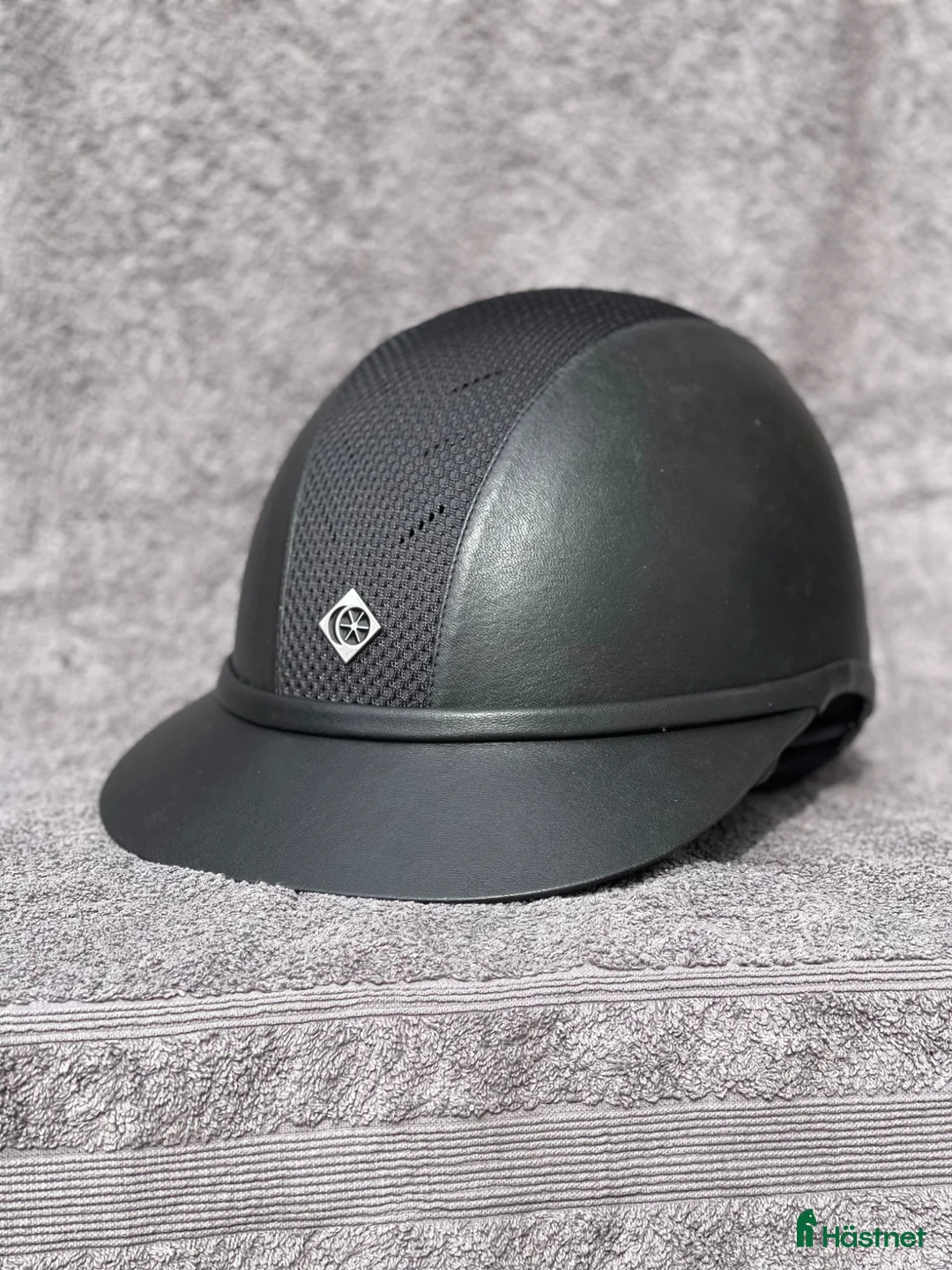 Hjälmar ryttarutrustning till salu: Helt ny Charles Owen SP8 Plus - Annons 1