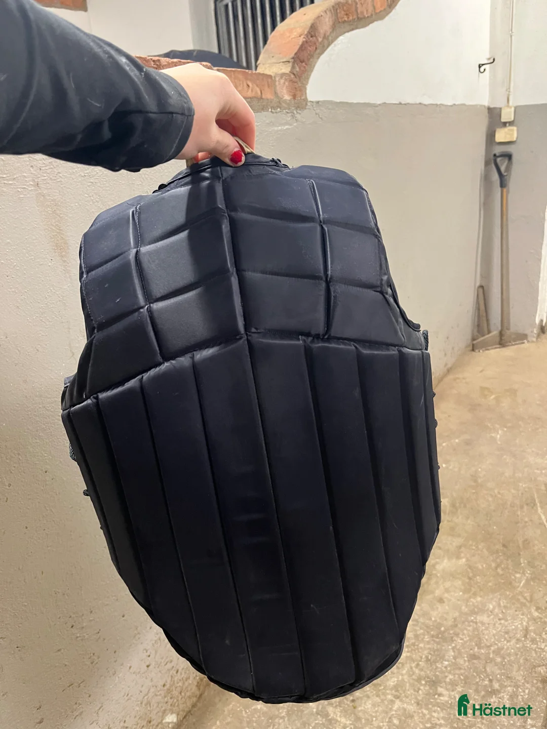 Säkerhetsvästar ryttarutrustning till salu: Race safe väst storlek XL - Child  - Annons 2