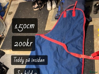 Täcken hästutrustning till salu: Vintertäcke med teddy i Sturefors - Annons 2